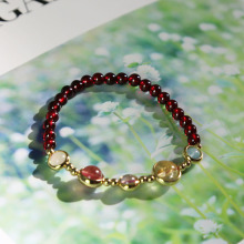 *腕间彩虹*天然酒红石榴石手链单圈女草莓晶发晶月光石手链