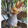 Fuchsia cute rabbit for beloved, creative resin, decorations, suitable for import, frog