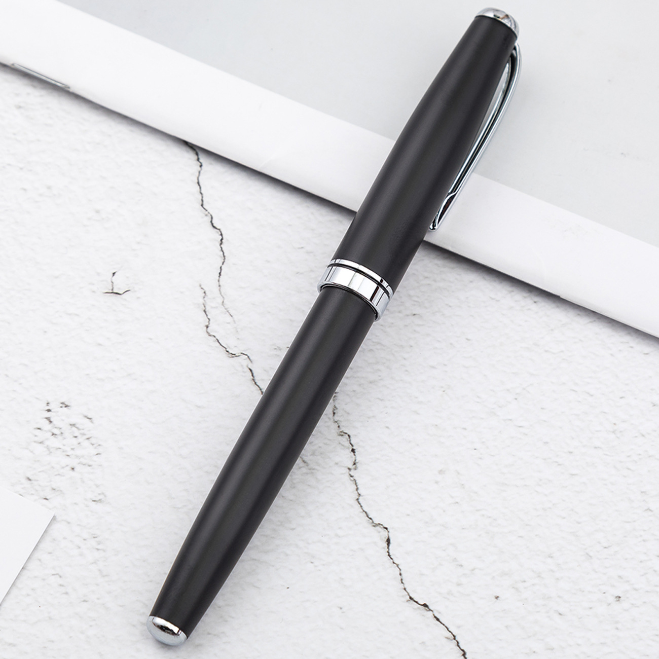 En stock al por mayor pluma de agua de metal firma pluma de Impresión logotipo negro negocio bolígrafo letras empresa regalo pluma