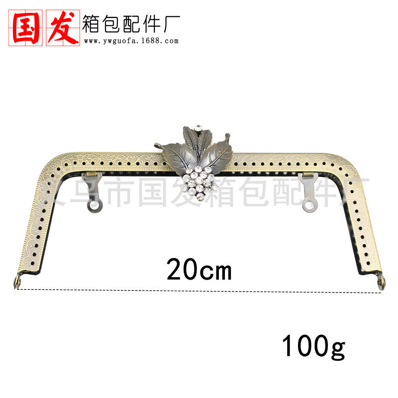 20% de descuento: 20cm trapezoidal en relieve de cuatro hojas de diamante oro accesorios de bolsas de diamantes DIY hechos a mano