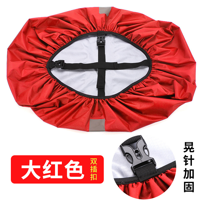 Большой двойной штекер, отражающий красный цвет