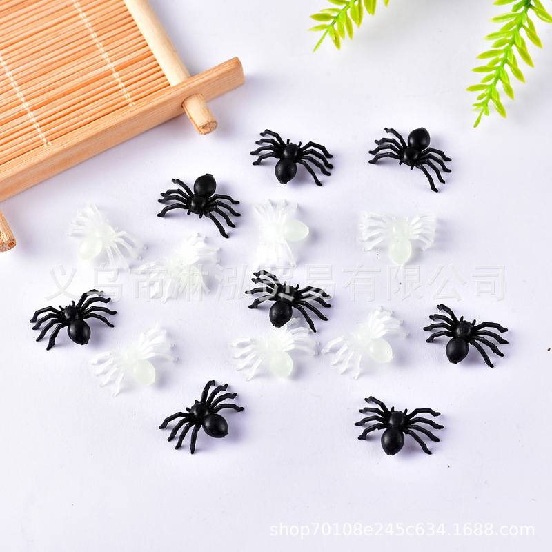 Cross-Border Black Luminous Spider Halloween Plastic Toys DIY Decorative Mini Spider Accessories