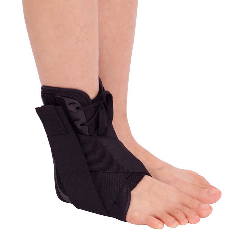 Ankle Brace with Straps for Ankle Fractures, Sports Protection Against Sprains, Breathable Support for the Foot, Can Be Worn with Shoes, Non-Slip