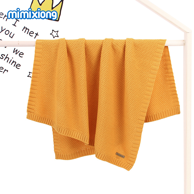 흙 같은 노란색