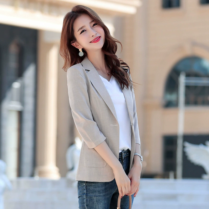 Маленький женский костюм из хлопка и льна, тонкий, весна-лето 2025 года, новый корейский стиль, рукав три четверти, тонкий короткий маленький костюм, женская тонкая верхняя одежда