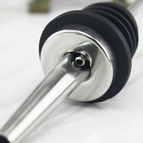 Manufacturer wholesale stainless steel wine spout wine pourer high lid with small black cap wine set wine pourer bar wholesale