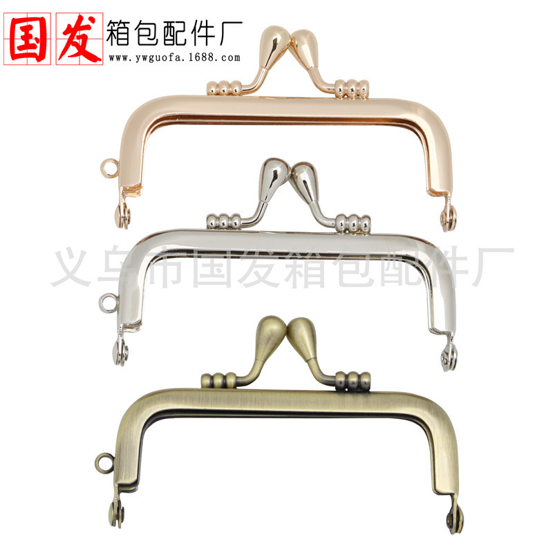 Nuevo en stock: 8.5cm cuadrado brillante sin agujeros piezas de automóvil cabeza de brote de oro cabeza de viscosidad bolso hardware