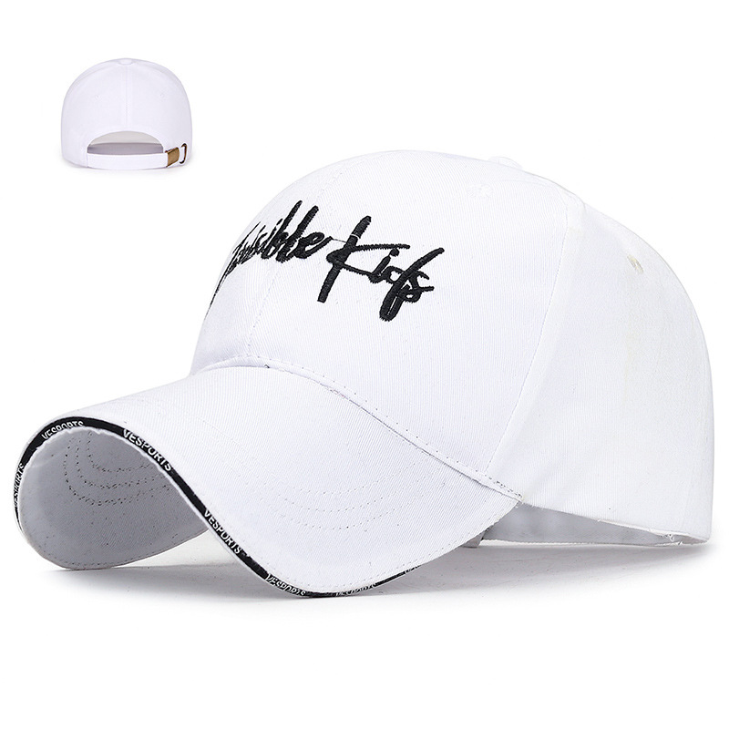 Big IK letra aleatoria Blanco