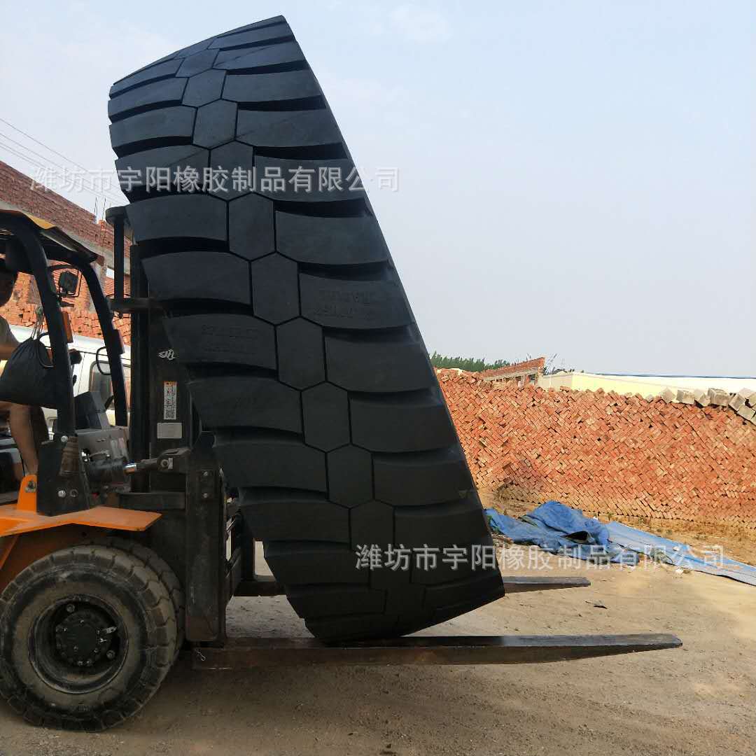 矿山自卸车 37.00R57 块状花纹 3700R57