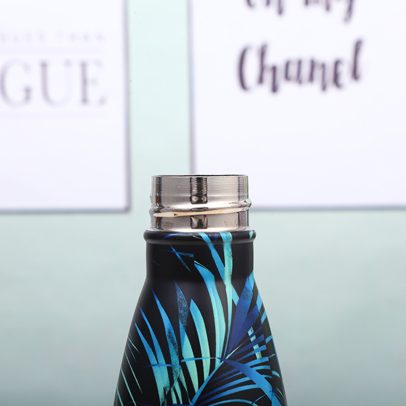 Lote Directo de fábrica Acero inoxidable botella Coca Cola moda hoja patrón ventosa simple al aire libre portátil taza agua del coche