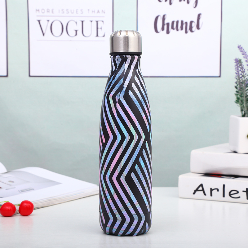 Nueva botella de coque de acero inoxidable creativo patrón de escala de pescado rayado taza de vacío de comercio exterior moda deportes taza de agua al aire libre al por mayor
