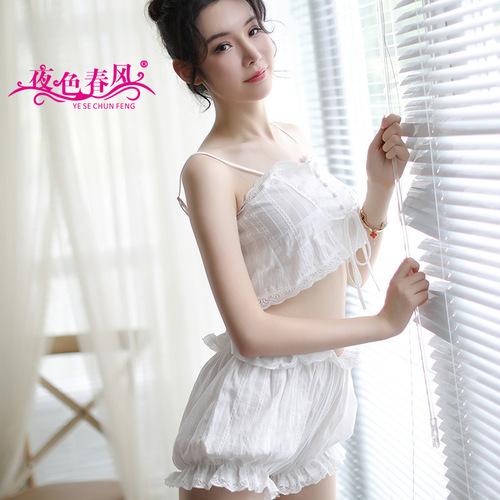 Sexy suspender nightgown, see-through split, female sexy lingerie, passionate three-point suit, small breasts, night fire uniform, temptation