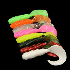 Fishing gear 5/6/7cm eight-color curly tail maggot plus fishy Luya soft bait soft worm single tail mandarin fish and bass bait hardcover