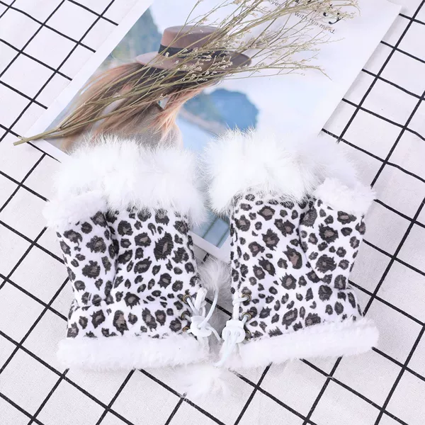 Leopard with white