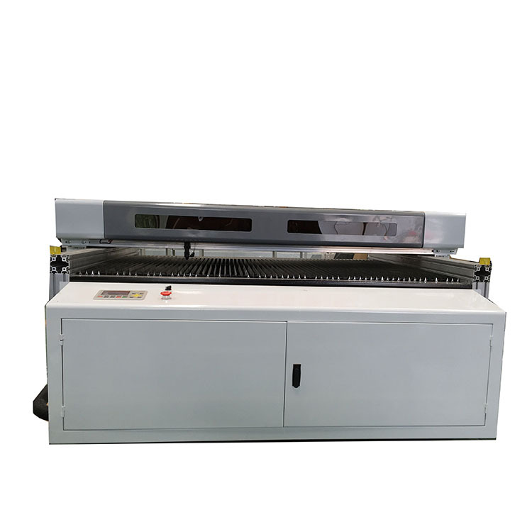 君威 威朗 英朗超纤皮避光垫麂皮绒避光垫激光切割机