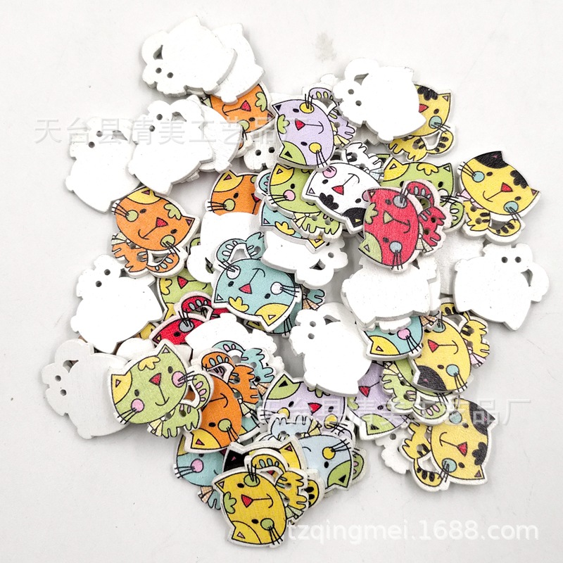 24*22mm fondo blanco de madera lindo gato de dibujos animados botones de forma DIY madera botones de dibujos animados 50 unids/bolsa