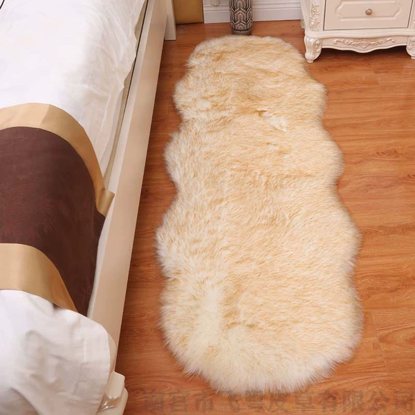 Белый с жёлтыми кончиками