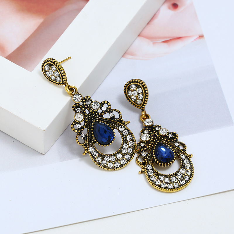 fashionable retro earrings drop-shaped for bride