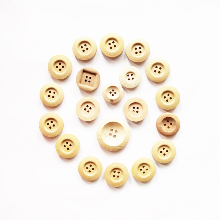 天台维娅雕刻钮扣子两孔四眼diy木制小纽扣激光彩绘木质厂家直销