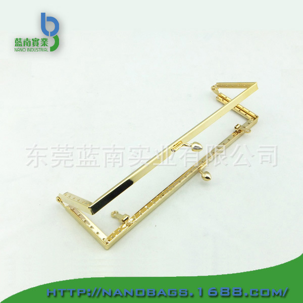 厂家热销 精品箱包五金件， 针孔直角铰鸡心头双耳手袋铰