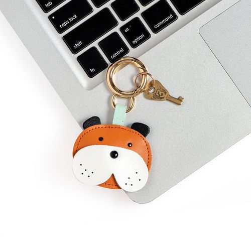 Original pig head leather car key chain bag hanging jewelry creative small gift light me warm me the same style