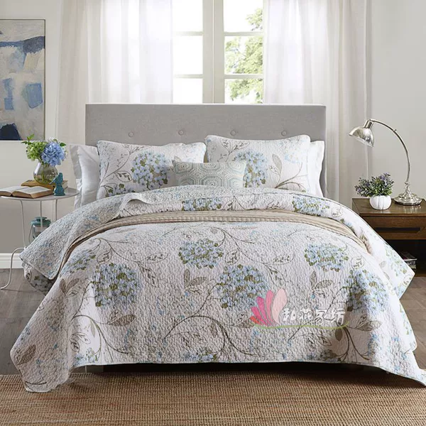 Light blue plum blossom
