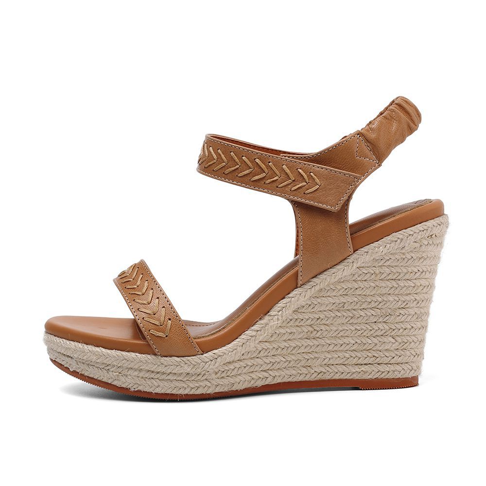 Sandal nữ đế xuồng dệt rơm da bò quai ngang khóa chữ — Màu nâu