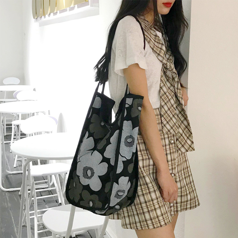 Genuine square retro one-shoulder bag