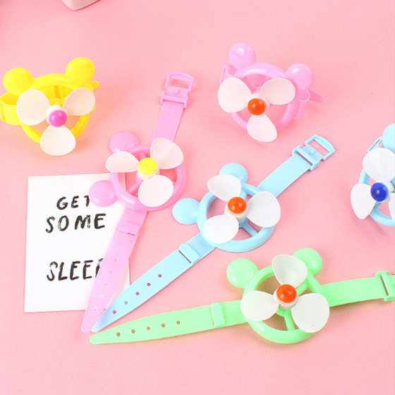 WeChat business drainage push activity small gift WeChat business scan code small gift watch strap windmill fan will turn around