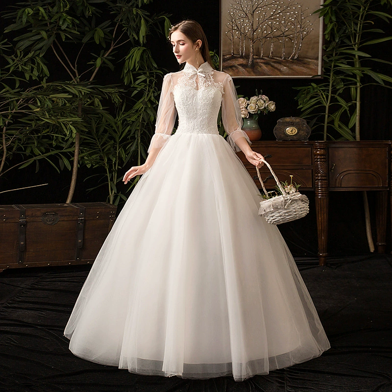 Fitted wedding dress for bride, plus size