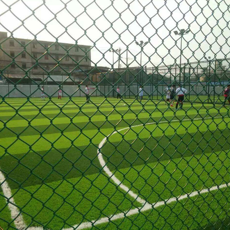 球场围栏网体育场护栏网包塑网防护网场足球场围栏网1