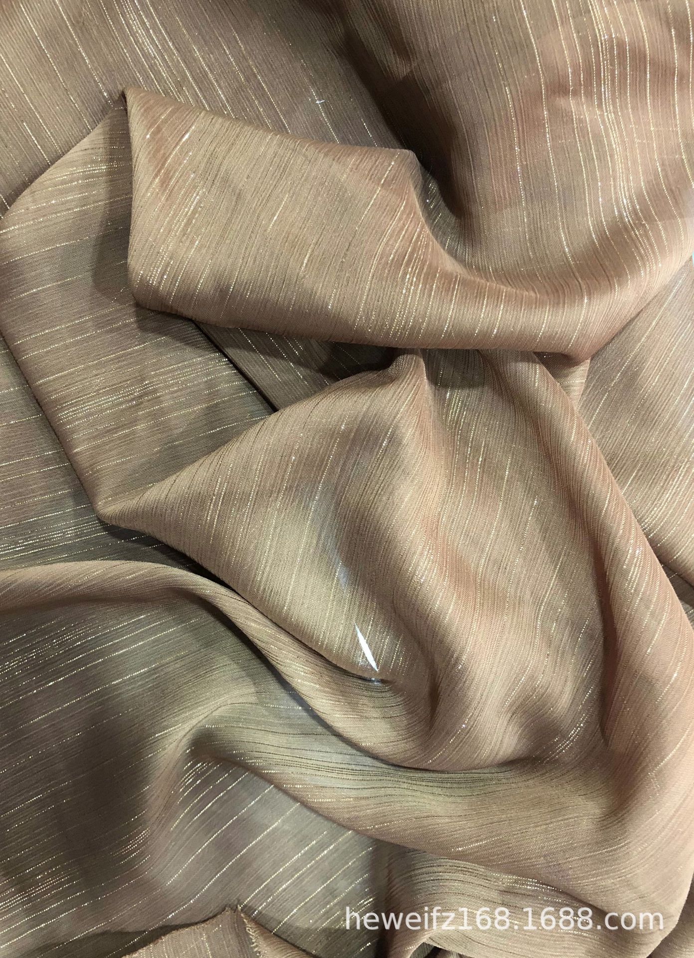 厂价直销F1688现货供应银丝十三条雪纺皱化纤时尚服装连衣裙面料