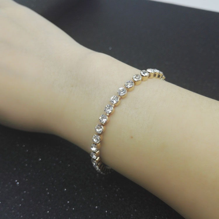 Factory wholesale bracelet female sweet Crystal student Japanese Korean version of silver plated hand jewelry simple zircon versatile bracelet female