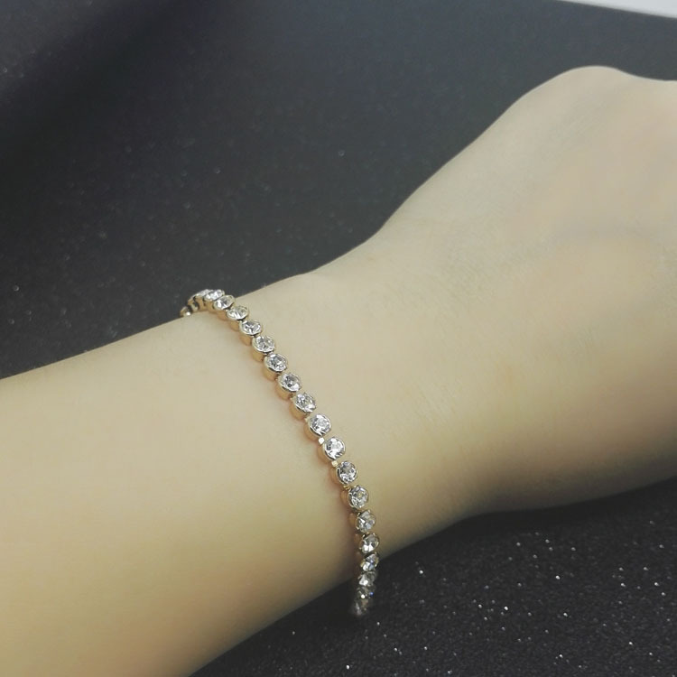 Factory wholesale bracelet female sweet Crystal student Japanese Korean version of silver plated hand jewelry simple zircon versatile bracelet female