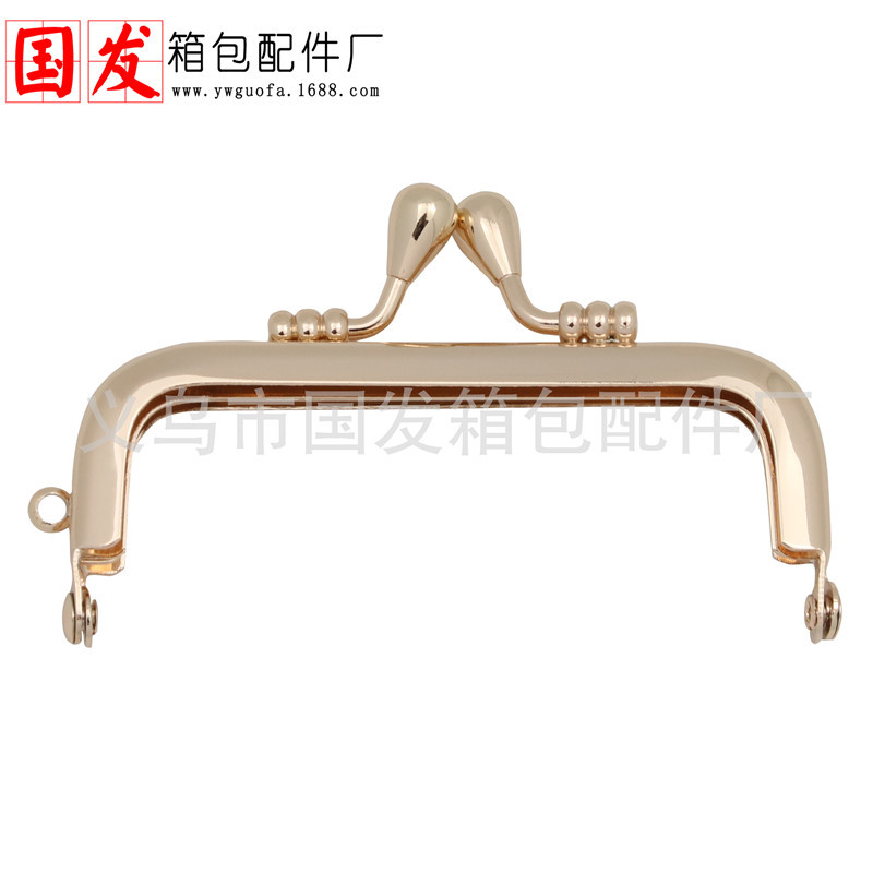 Nuevo en stock: 8.5cm cuadrado brillante sin agujeros piezas de automóvil cabeza de brote de oro cabeza de viscosidad bolso hardware