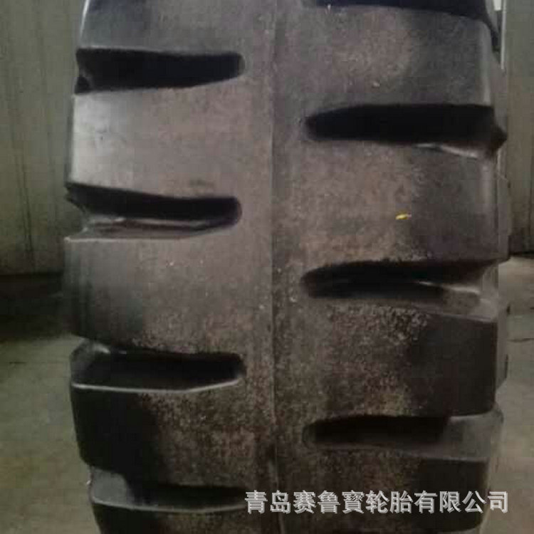 160吨越野起重机 33.25-29 工程机械轮胎