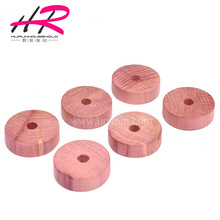 雪松木块雪松木圆环衣柜防蛀除臭雪松木球生产包装20片装PE袋