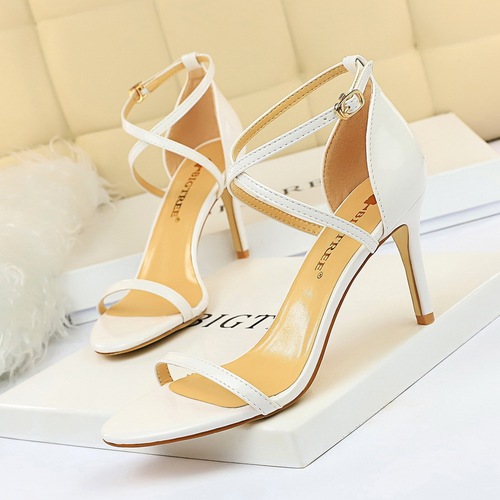 126-A7 European and American style fashion summer simple high heels stiletto high heels patent leather cross strap sexy nightclub sandals