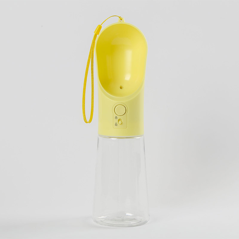 Mascota fuente de beber perro fuente de beber al aire libre portátil taza de agua hervidor colgando taza suministros para mascotas al por mayor