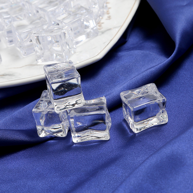 Fake Ice Cubes Acrylic Simulated Ice Cubes Transparent Square Plastic Ice Capsules Crystal Stone Bar Shooting Props Batch