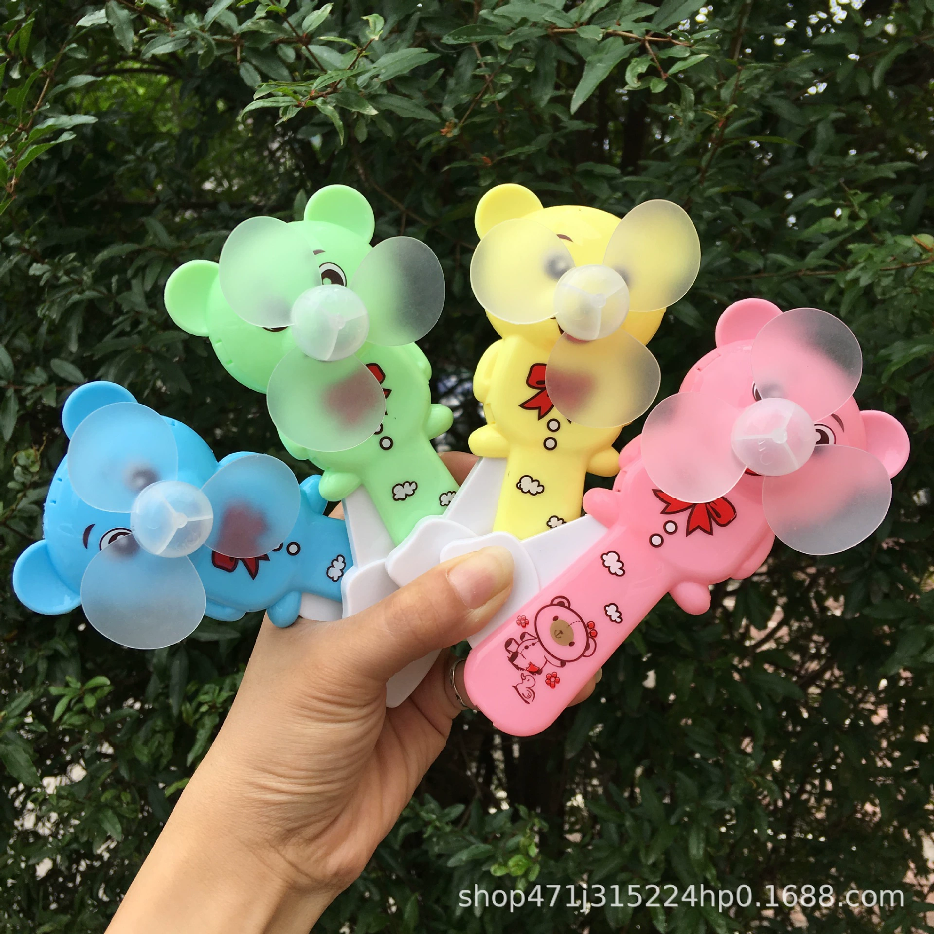 Оптовая мультфильм давление руки Медведь вентилятор игрушка 2 юаня игрушка подарок игрушка