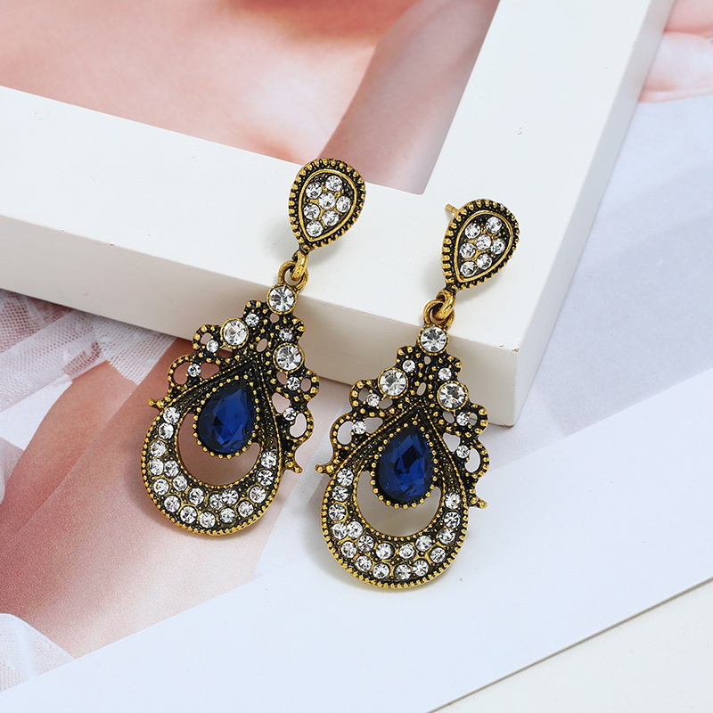fashionable retro earrings drop-shaped for bride