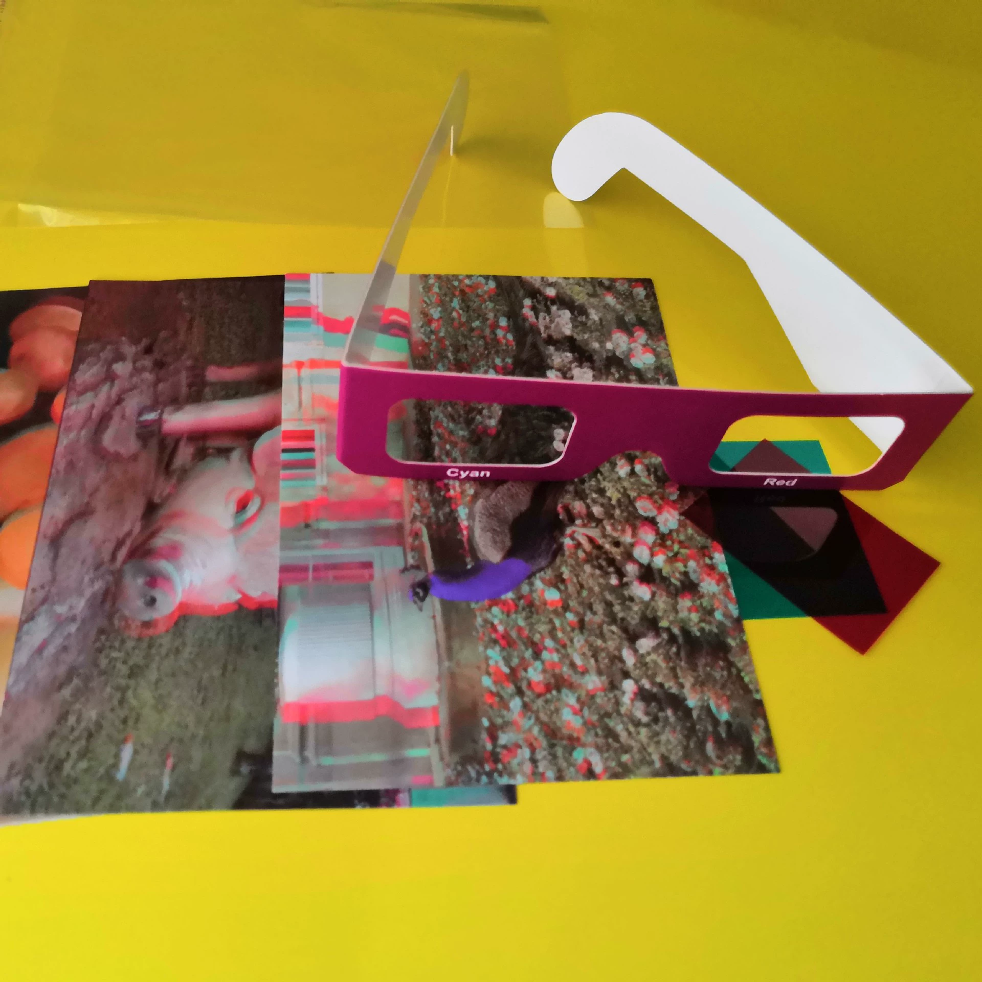 Оптовая продажа в розницу, бумажные детские самодельные красные и синие 3D-очки, головоломки, белая коробка и фиолетовые глаза