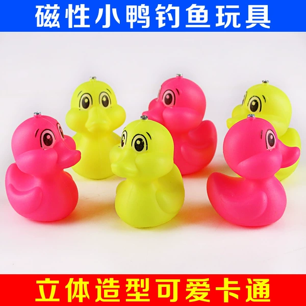 Small three -dimensional duck [Random color]