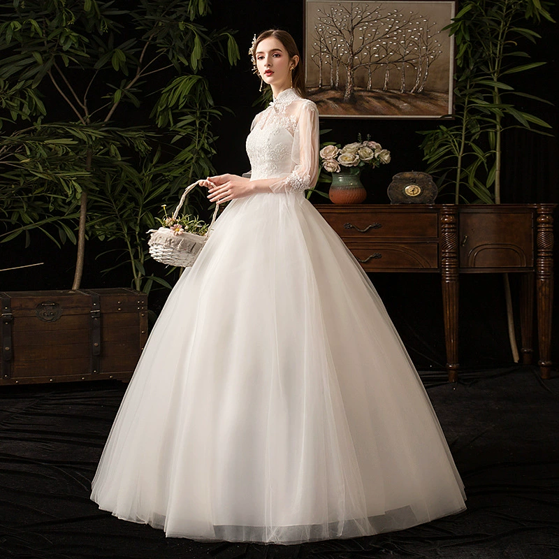 Fitted wedding dress for bride, plus size