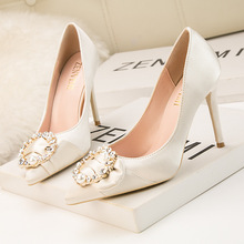 9288-8�n��ˮ�ŮЬ�����߸��Ը��@�ݜ\�ڼ��^�W��ˮ荴��Ů��Ь