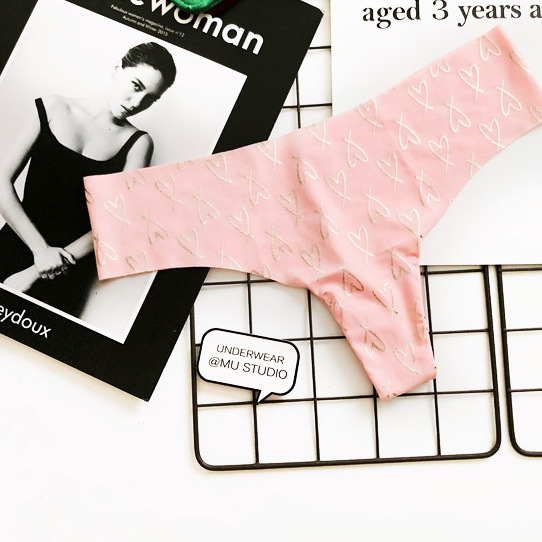 Europa y América Rosa carta amor deportes fitness yoga sin fisuras de seda del hielo sexy ropa interior las mujeres Tanga T Pantalones