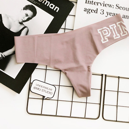 Europa y América Rosa carta amor deportes fitness yoga sin fisuras de seda del hielo sexy ropa interior las mujeres Tanga T Pantalones