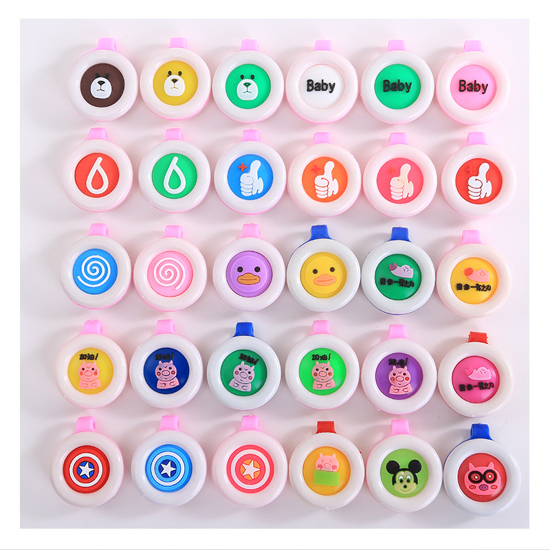 Factory supply summer mosquito repellent buckle cartoon children mosquito clip buckle outdoor pregnant women solid plant essential oil wholesale