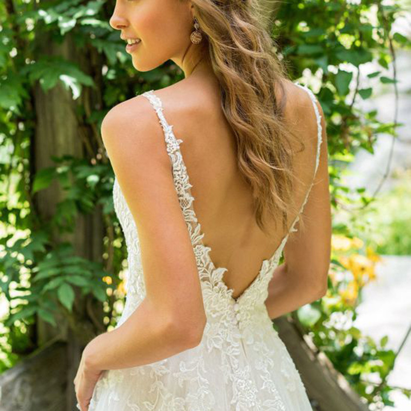 Shoulder Deep V Wedding Dress 2025 New European and American Bride Large Size Slimming Look Long Tail Lace Beach Gauze